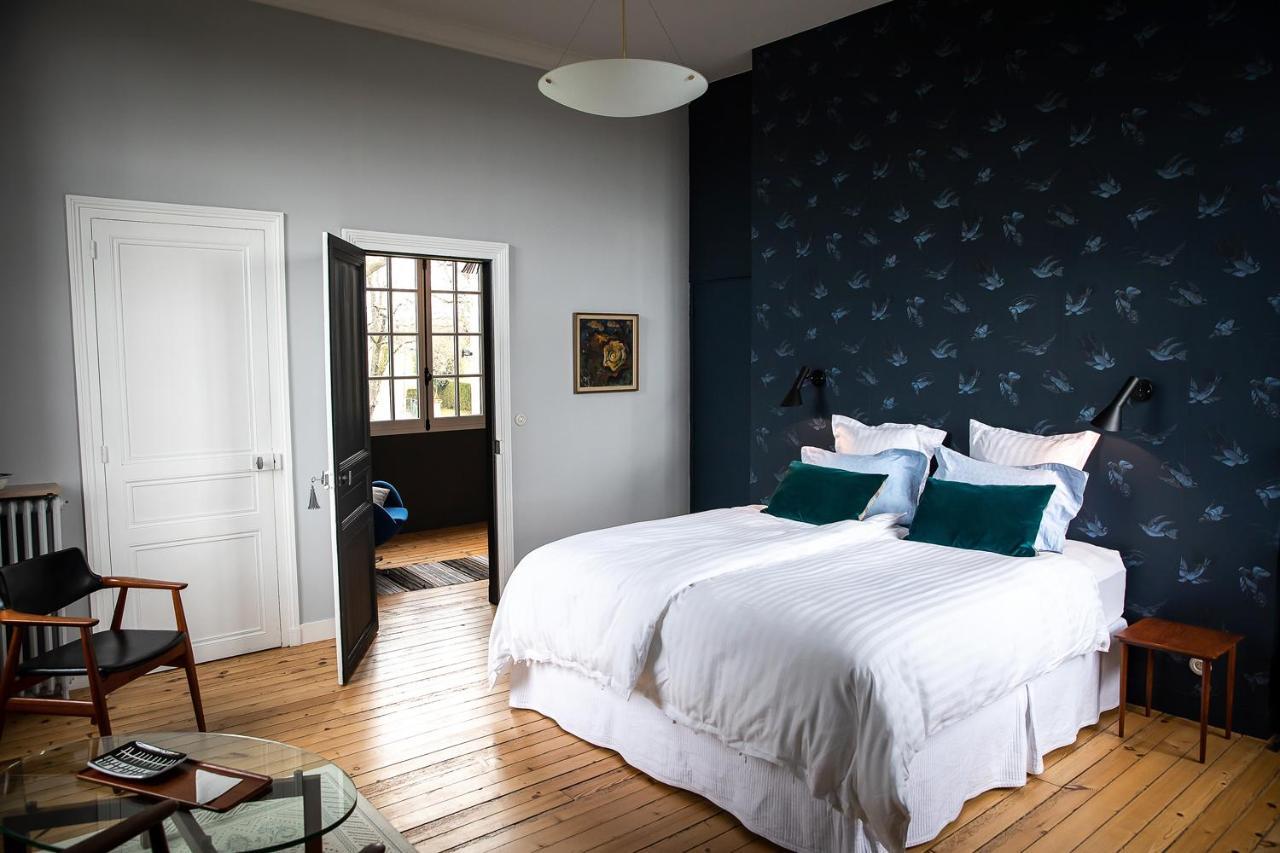 Bed & Breakfast Chateau Haute Roche 3*