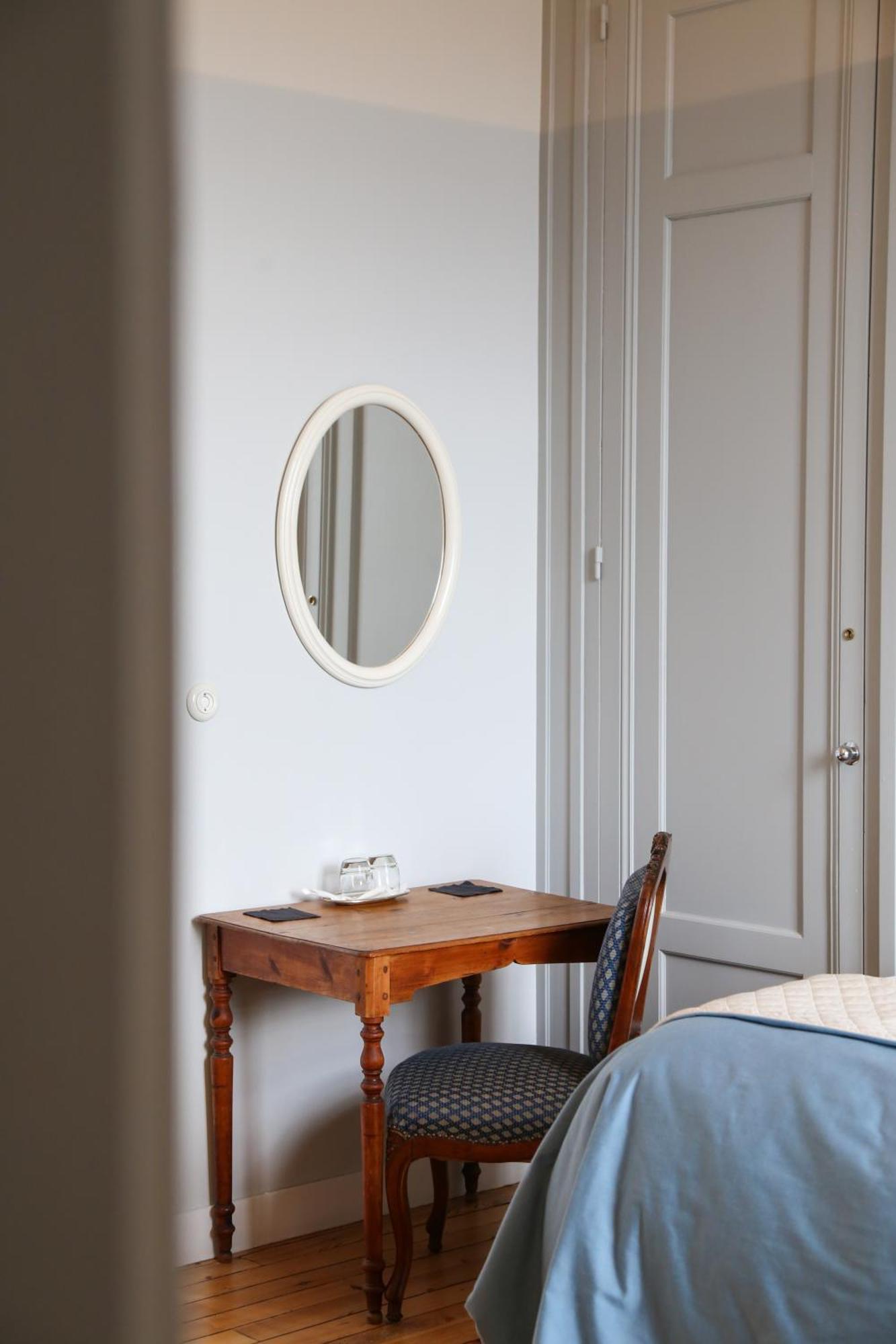Chateau Haute Roche Bed & Breakfast
